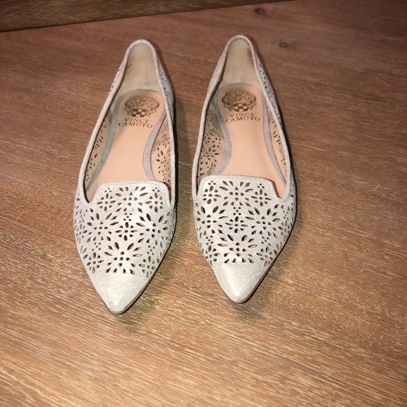 Vince Camuto Shoes - Vince Camuto Ballet Flats size 6
